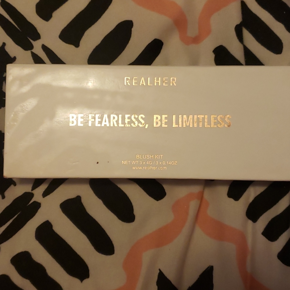 RealHer blush kit